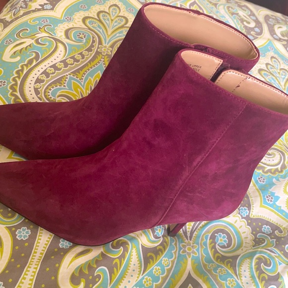 Suede stiletto heel bootie! - Picture 1 of 2